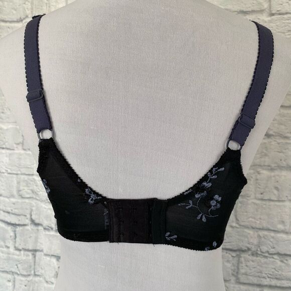 Olga women 38D satin front underwire bra w/3 hook closure and floral lace back - Picture 8 of 10